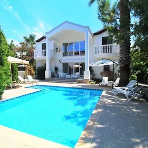 Villa Center